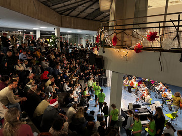 „Die nicht ganz eiskalte Königin“ – Winterkonzert der Klassen 5